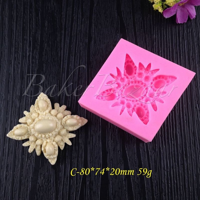 Retro Style Brooch Shape Silicone Fondant Mould 1 Cavity- Fondant Clay Marzipan Mould Cake Decorating DIY Tool.