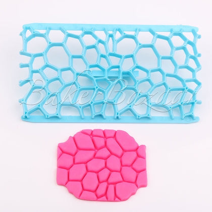 CobbleStone Shape Fondant Quilt Mold Embosser Fondant Quilt Biscuit Mold Cookie Cutter For Cupcake Decoration And Cake Decorating DIY Tool.